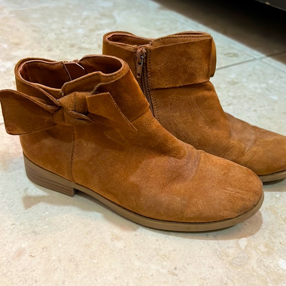 Girls brown boots size 3
